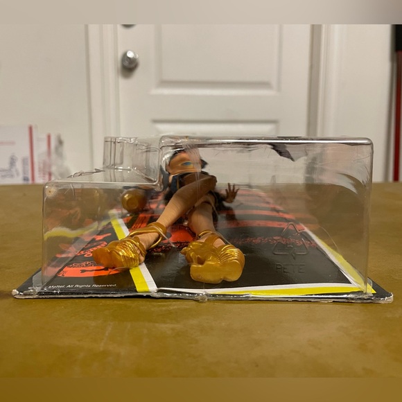 Monster High Cleo de Nile Ghoul’s Beast Pet 12” doll. 2015. Collectible NWT NRFB - Picture 9 of 10